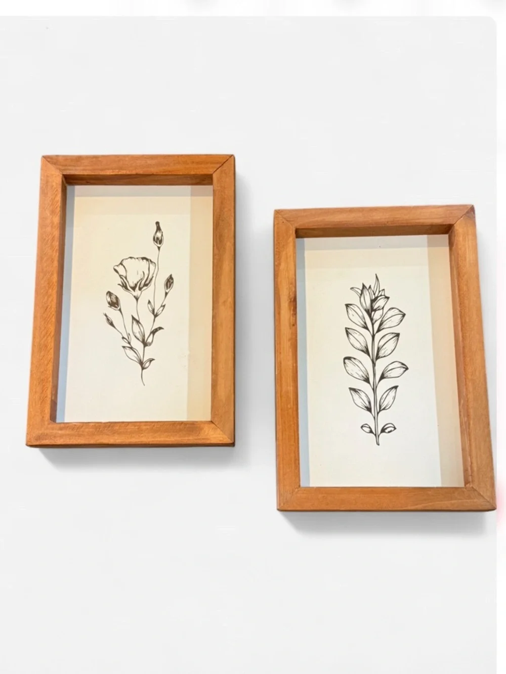 Decocrated White & Black Floral Wall Decor w/ wood frame